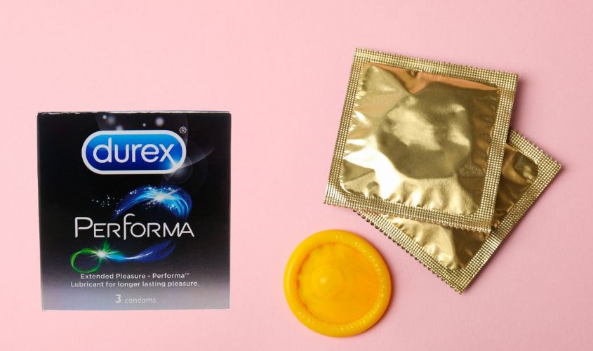 bao cao su durex performa 52mm hộp 3 cái