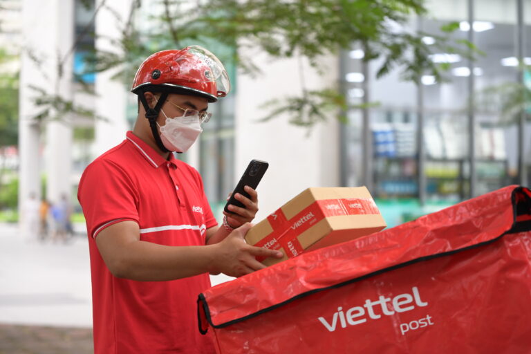 gửi áo da qua viettel post